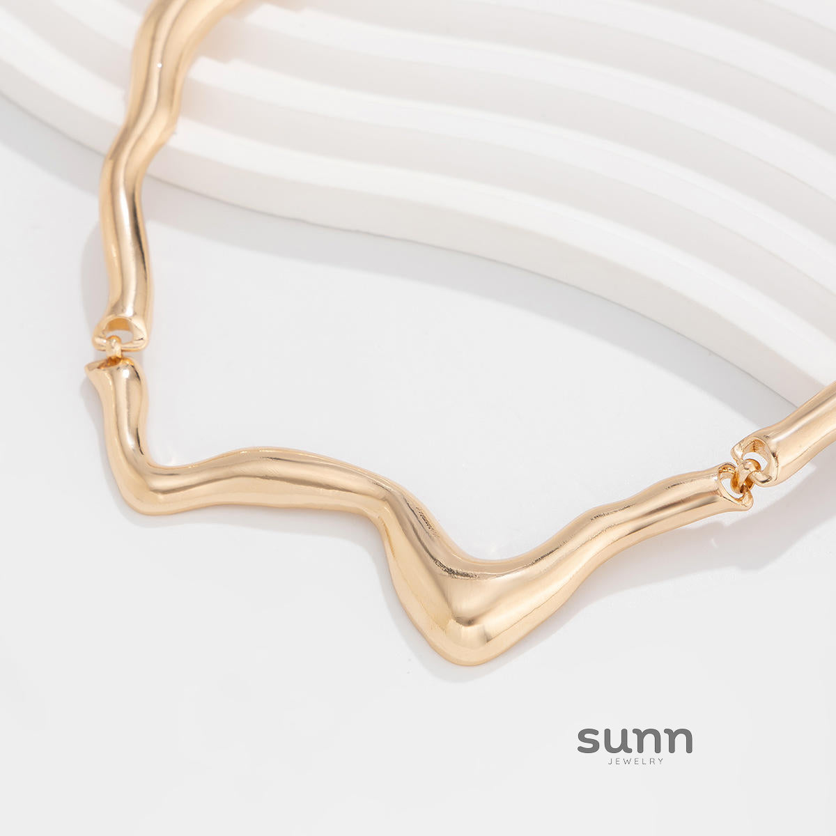 Yashvi Sculpted Metal Choker [82ZO0NFR]