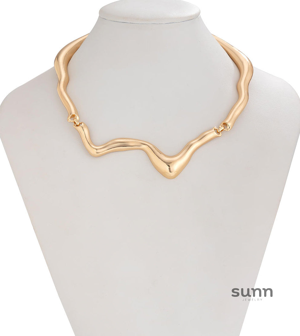 Yashvi Sculpted Metal Choker [6WMPXYC2]