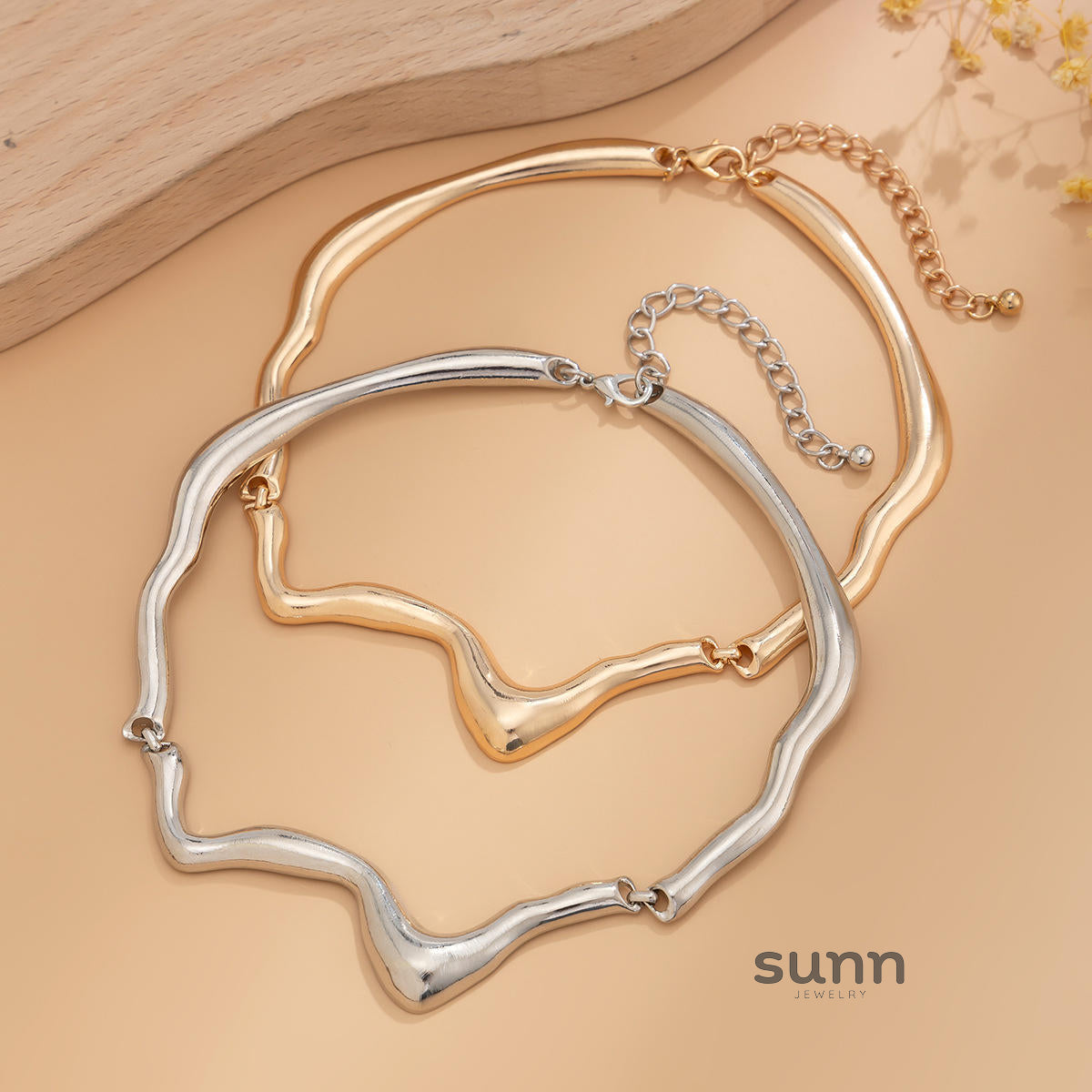 Yashvi Sculpted Metal Choker [OBVUW8K4]
