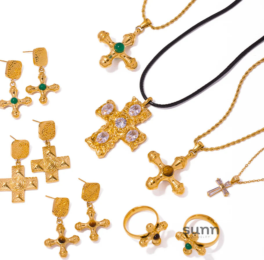 Yasmina Delicate Pendant Necklace