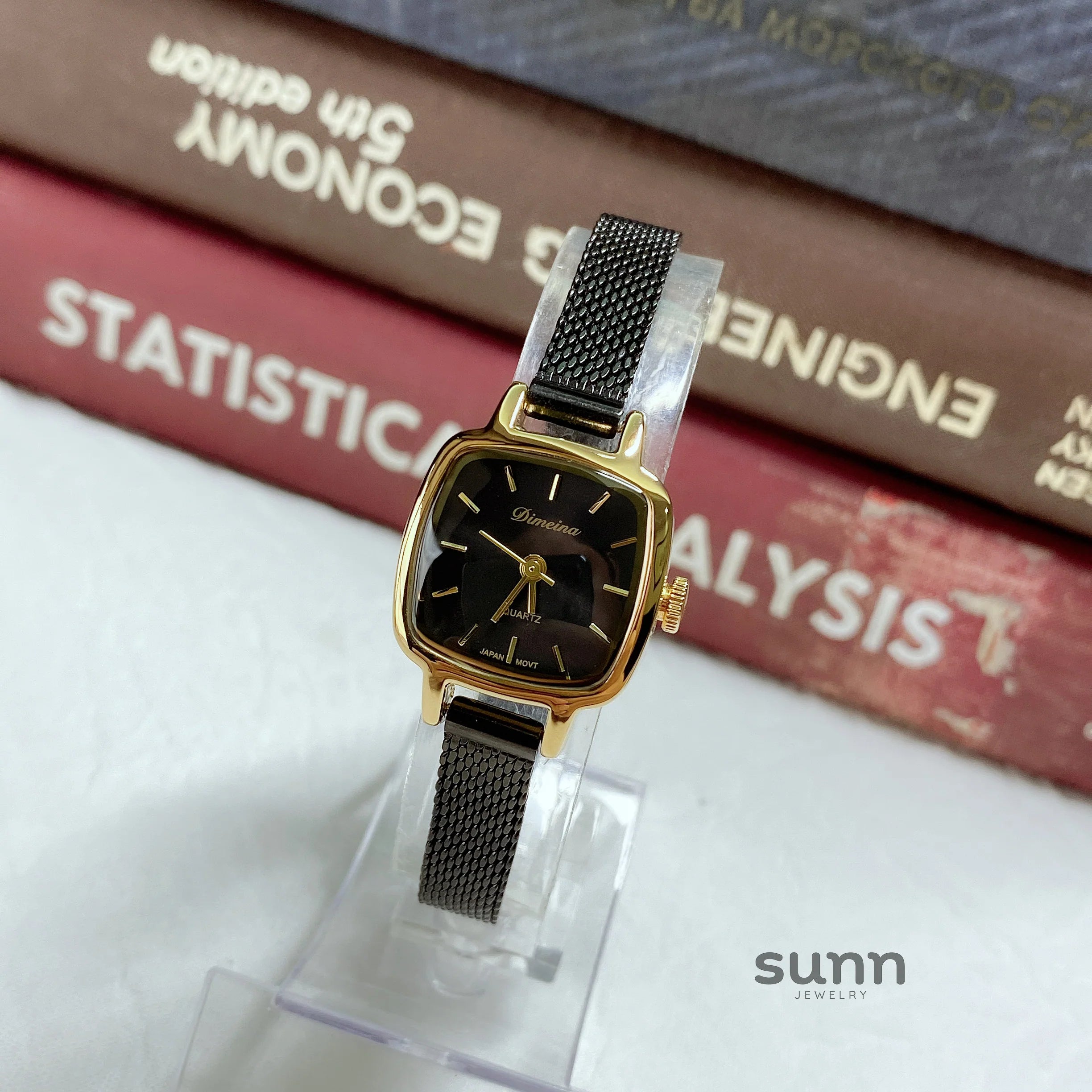 Yatziry Vintage Gold Tone Watch