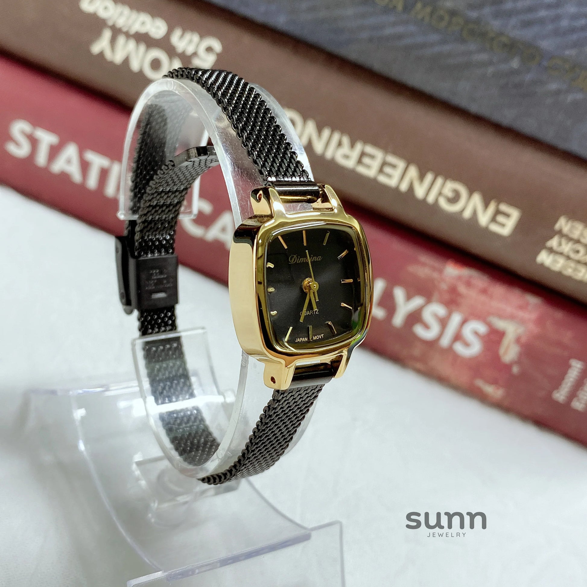 Yatziry Vintage Gold Tone Watch