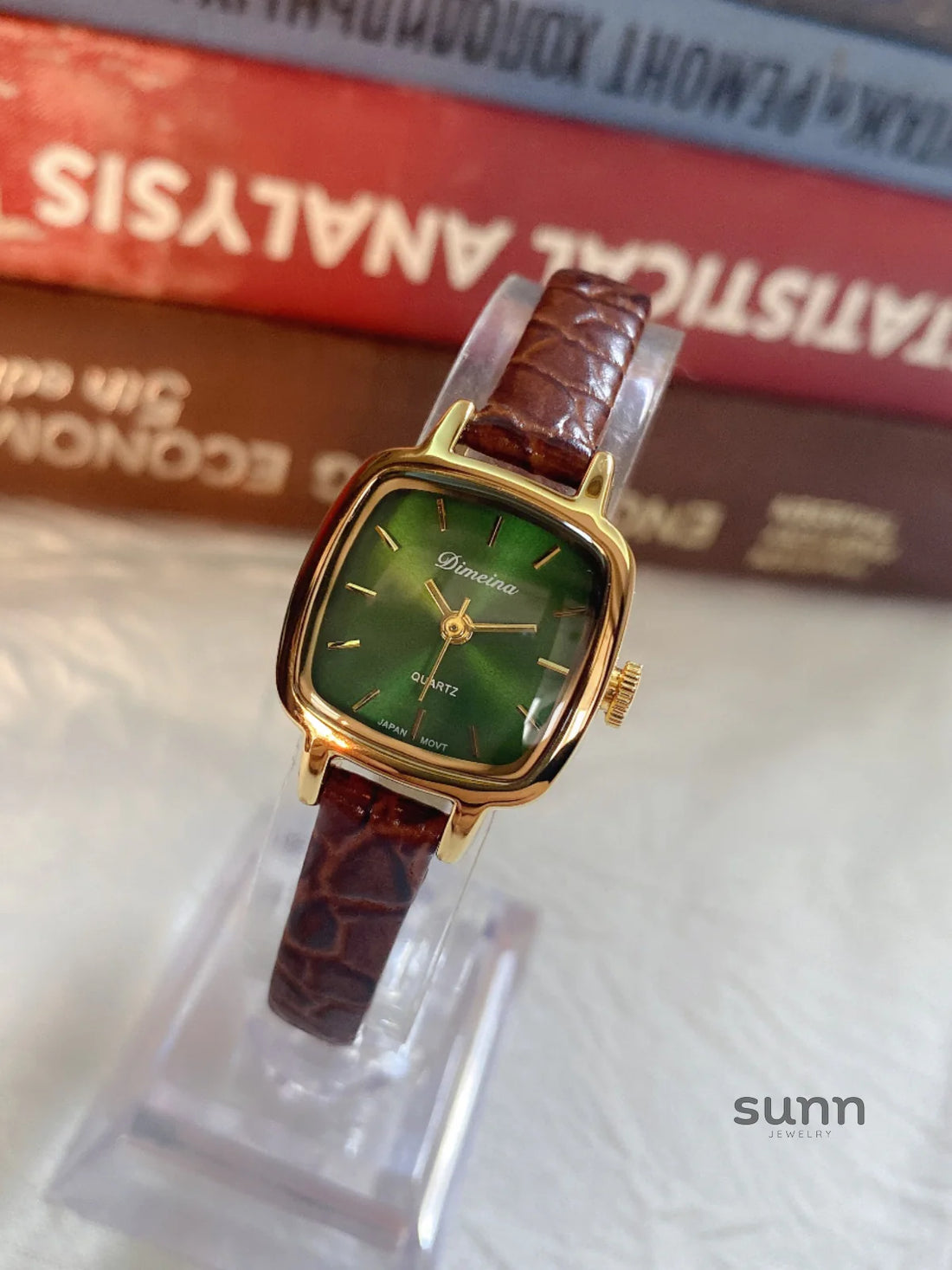 Yatziry Vintage Gold Tone Watch