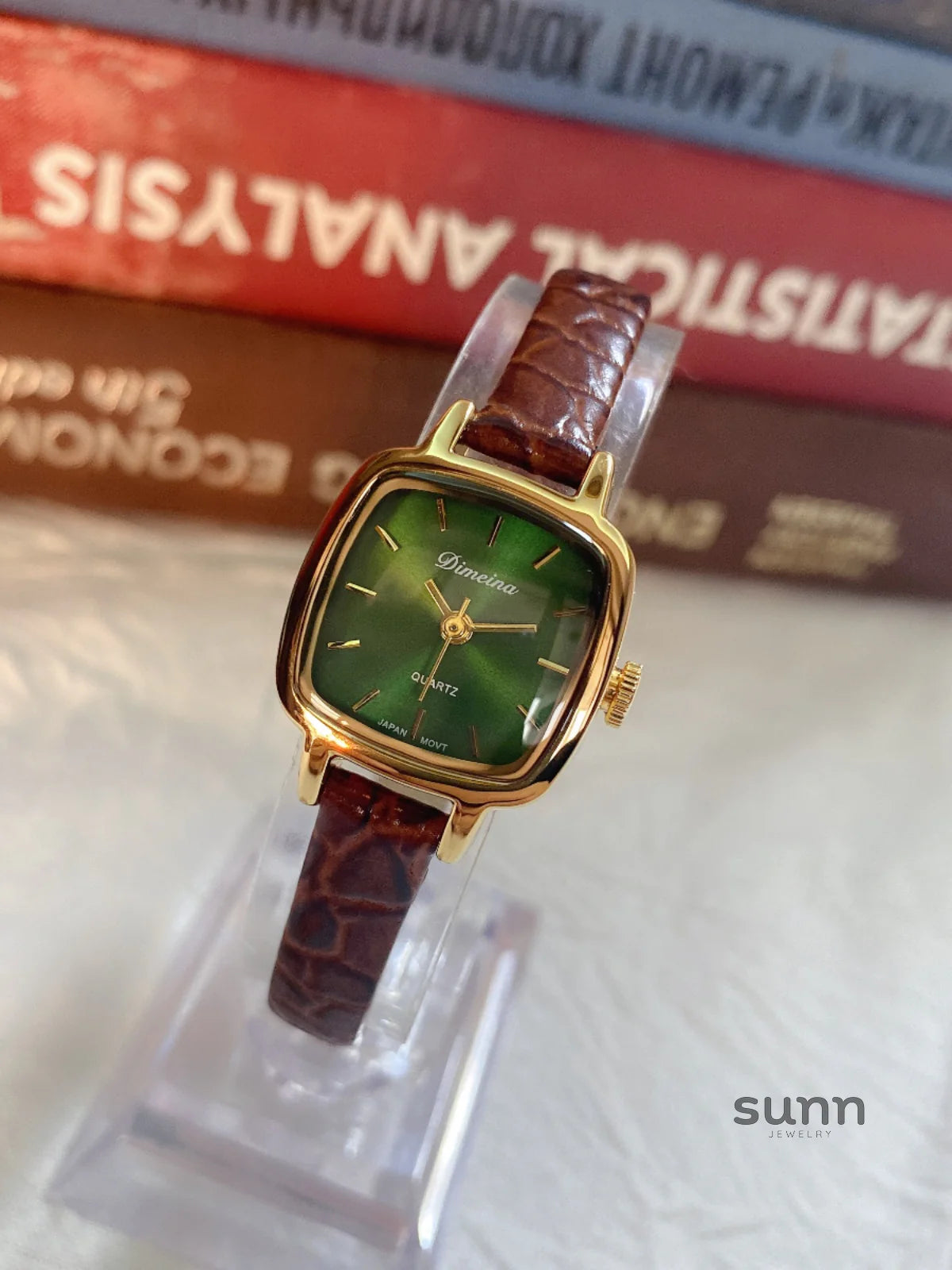 Yatziry Vintage Gold Tone Watch