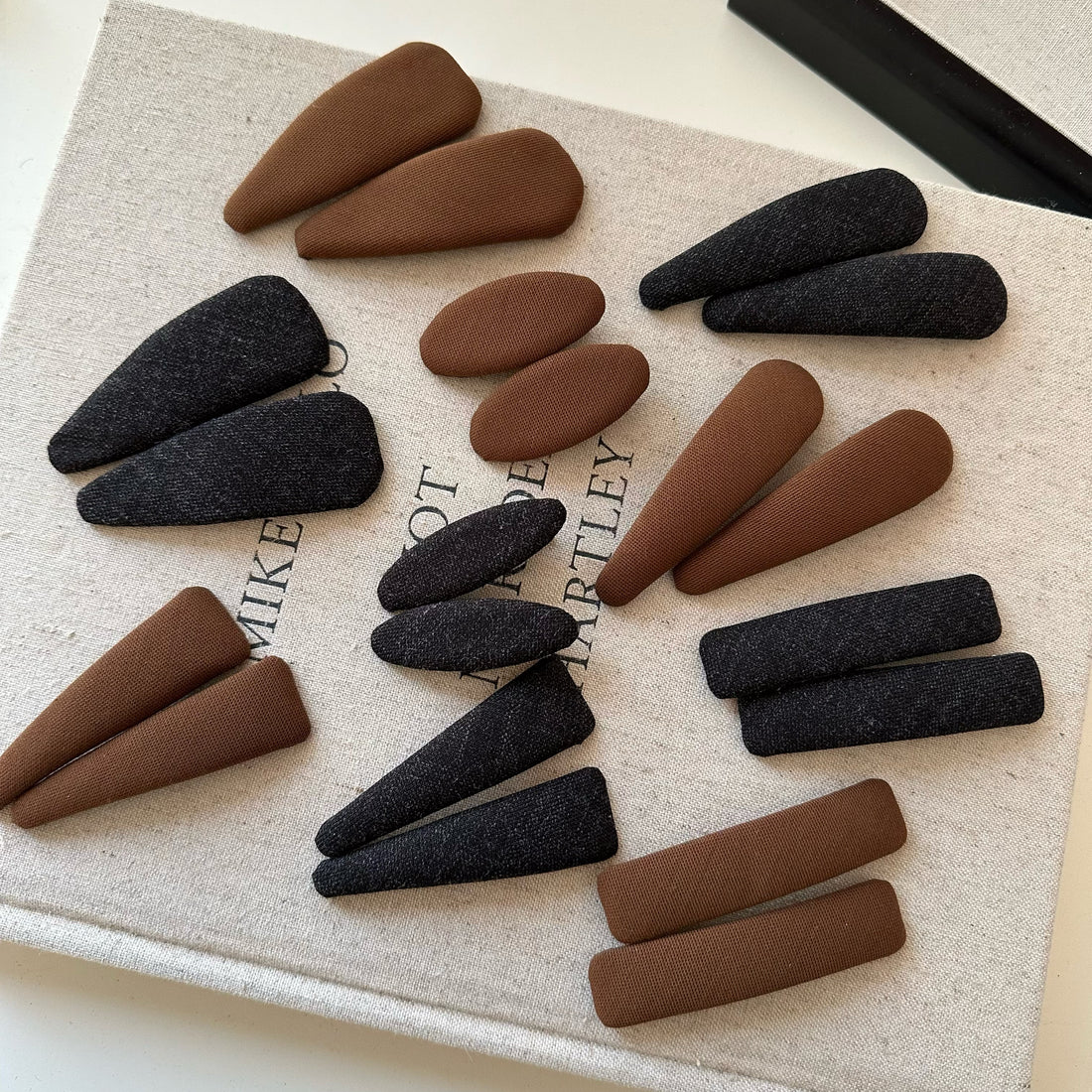 Yelitza Minimalist Fabric Hair Clip [C5DNAYH1]