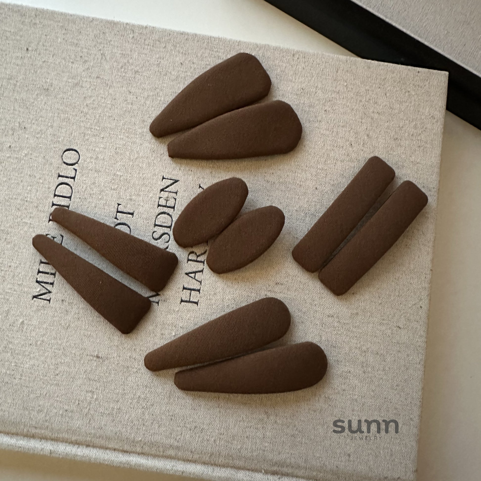 Yelitza Minimalist Fabric Hair Clip [J3I7AT55]