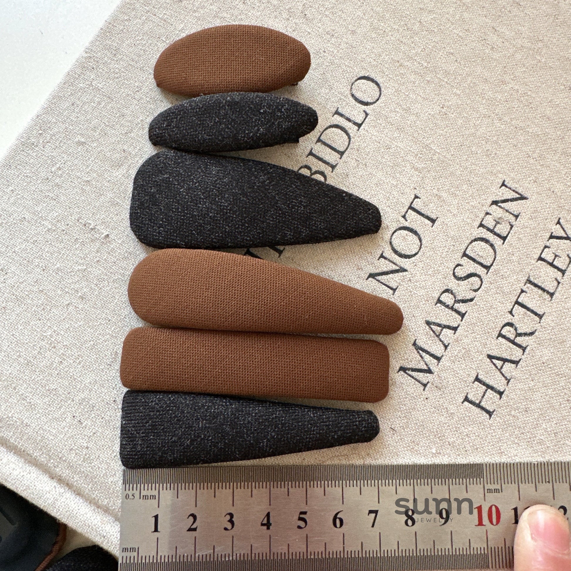 Yelitza Minimalist Fabric Hair Clip [SSSA6RVY]