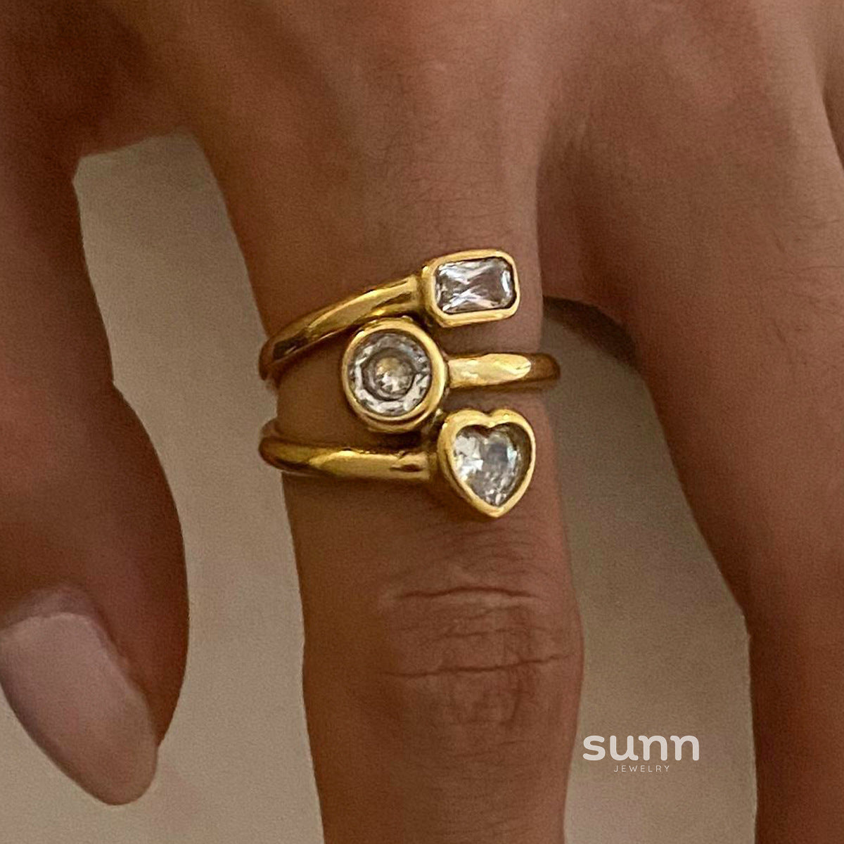 Yessenia Puffy Heart Ring [5LT0P71O]