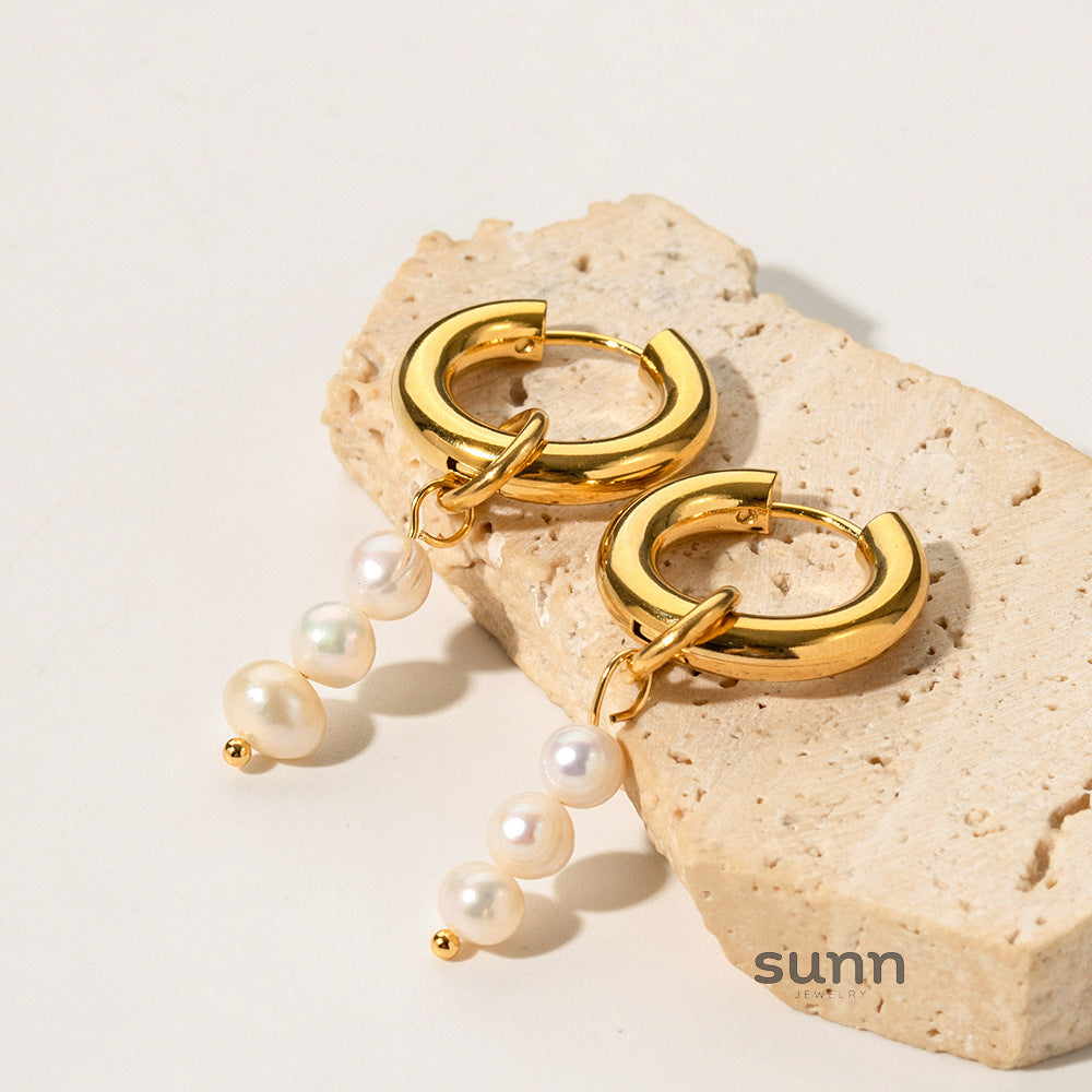 Yui Asymmetric Pearl Earrings [38DNPFHR]