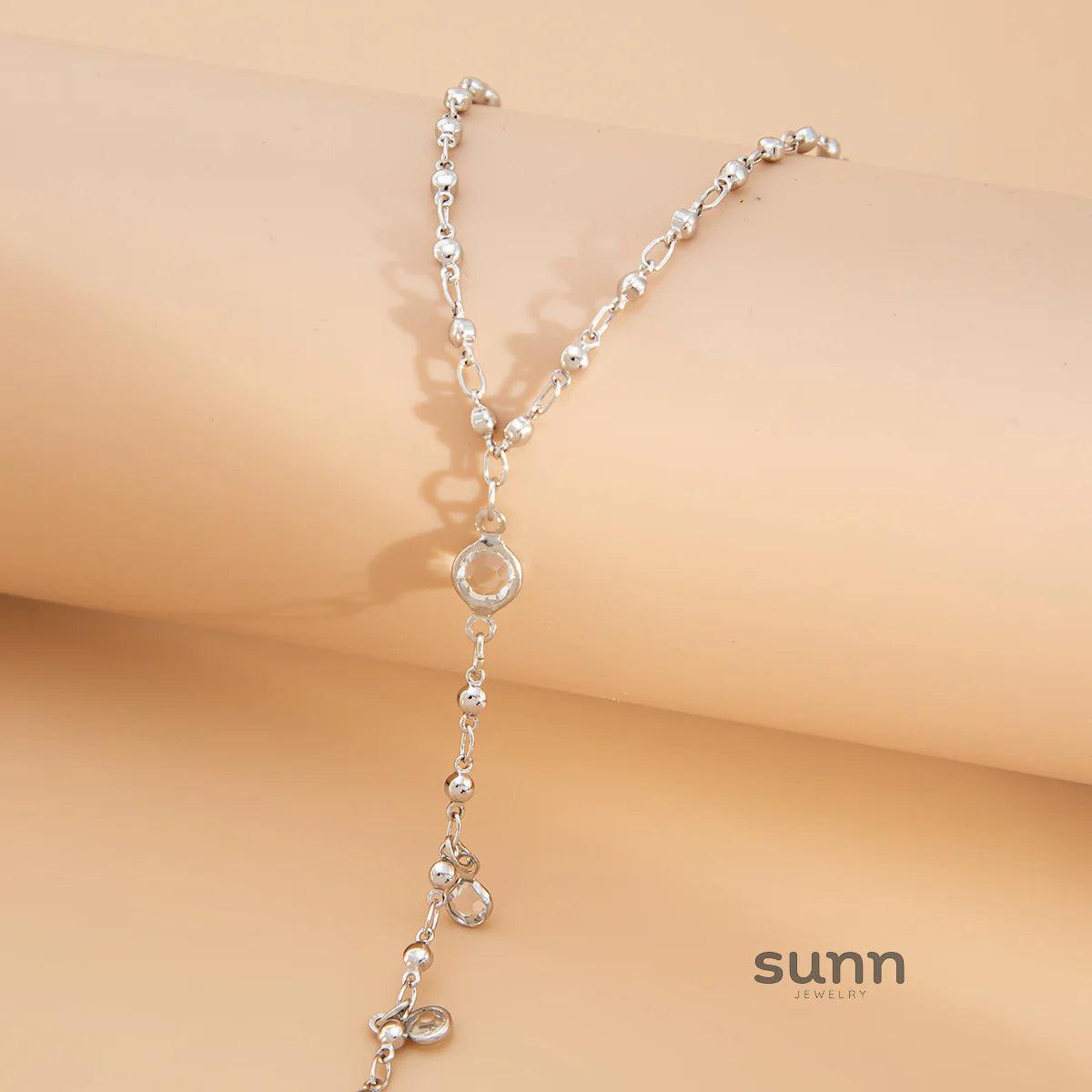 Yuna Pearl Tassel Hand Chain