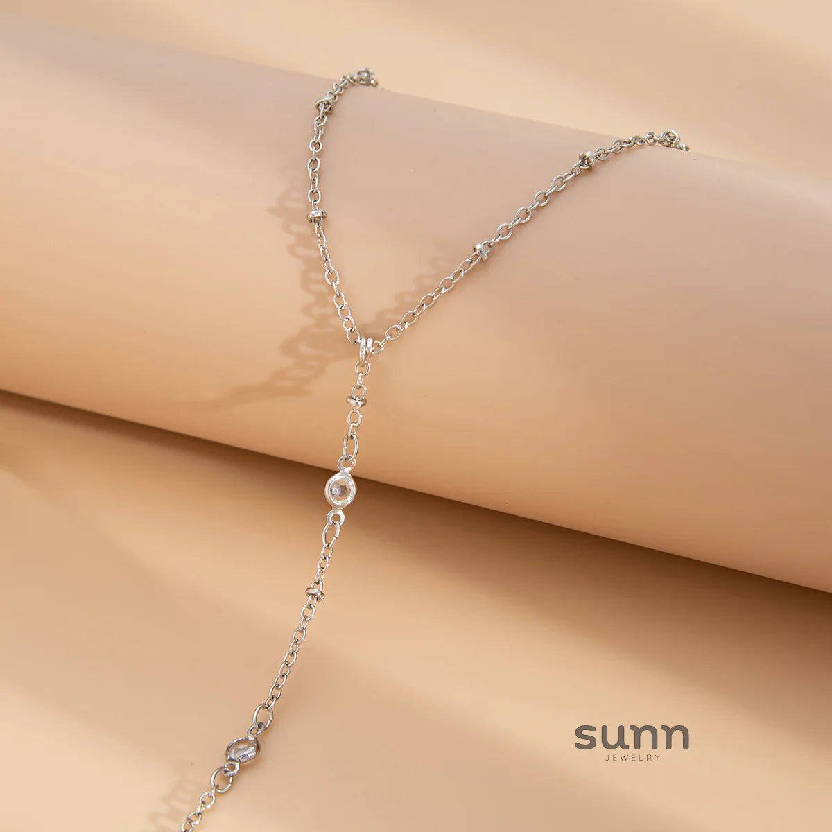 Yuna Pearl Tassel Hand Chain