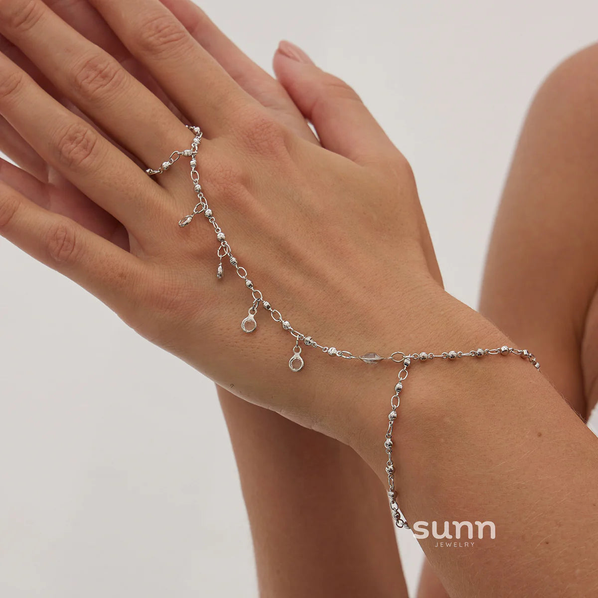 Yuna Pearl Tassel Hand Chain
