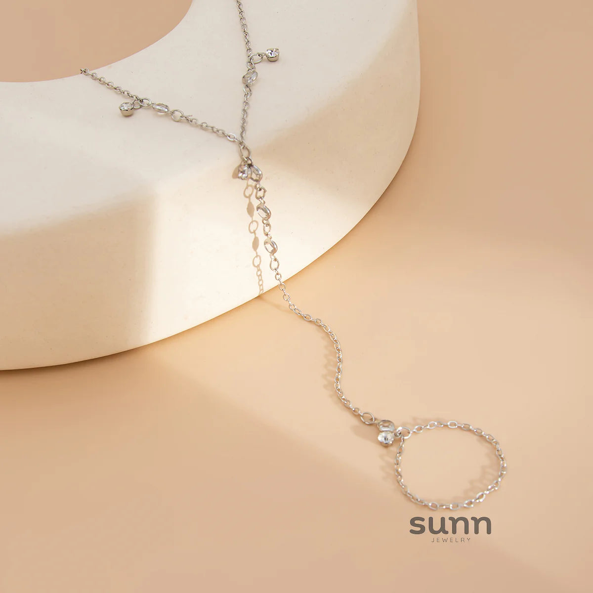 Yuna Pearl Tassel Hand Chain