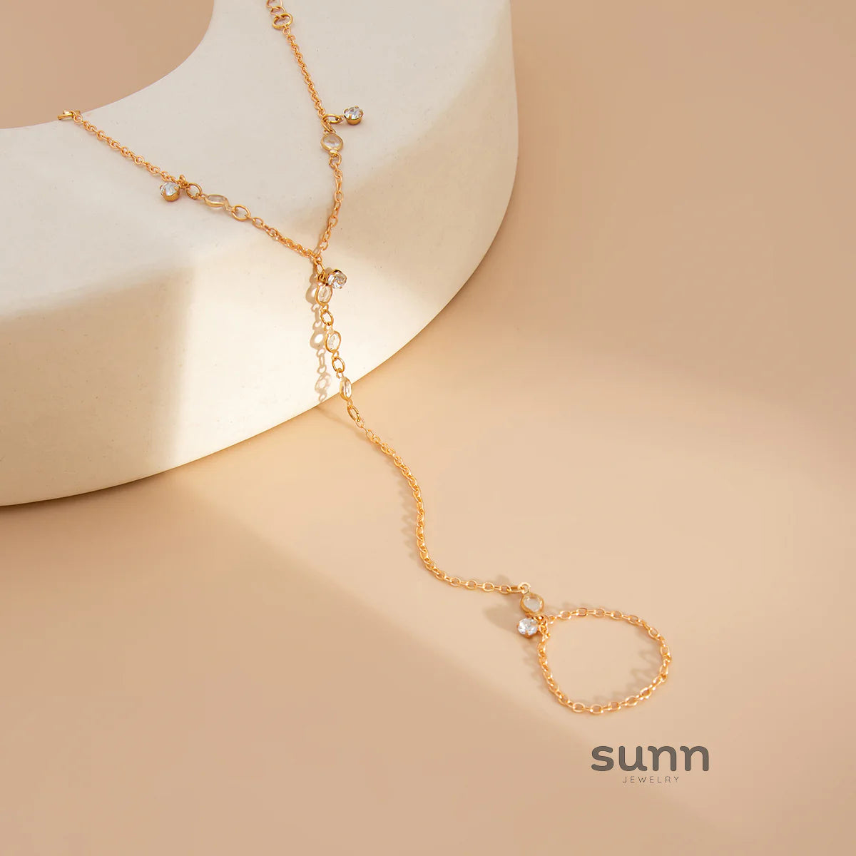 Yuna Pearl Tassel Hand Chain