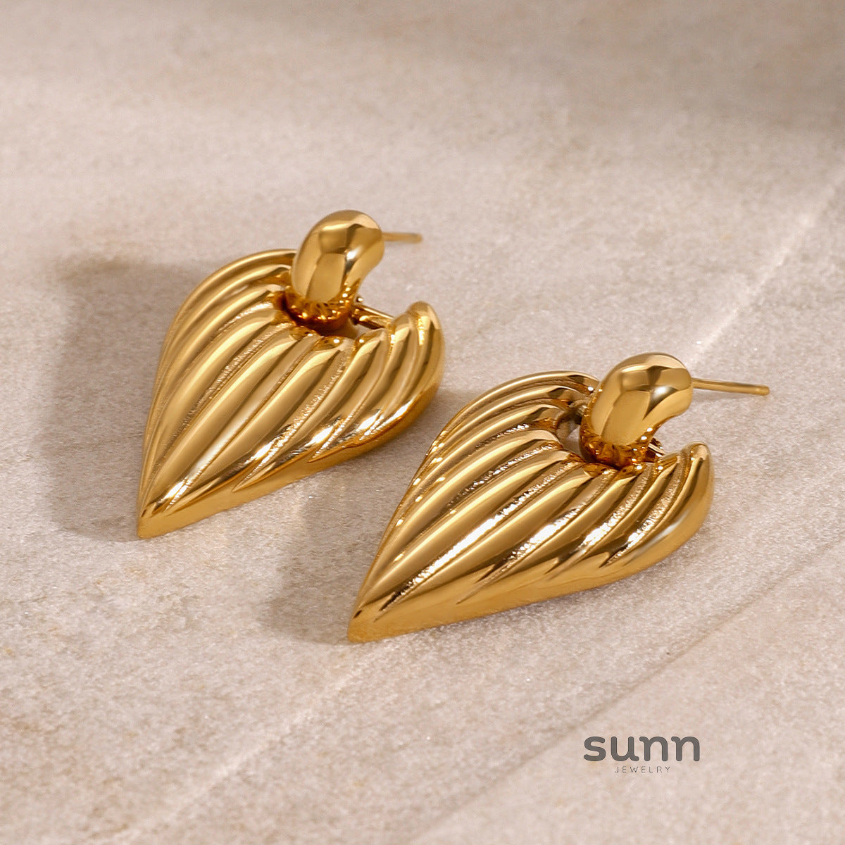 Yurani Geometric Hoop Earrings [F4WAKWW1]