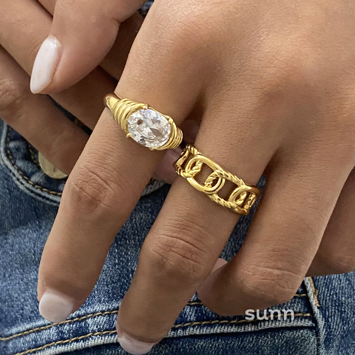 Yurani Oval Rhinestone Ring [881WQMQ3]