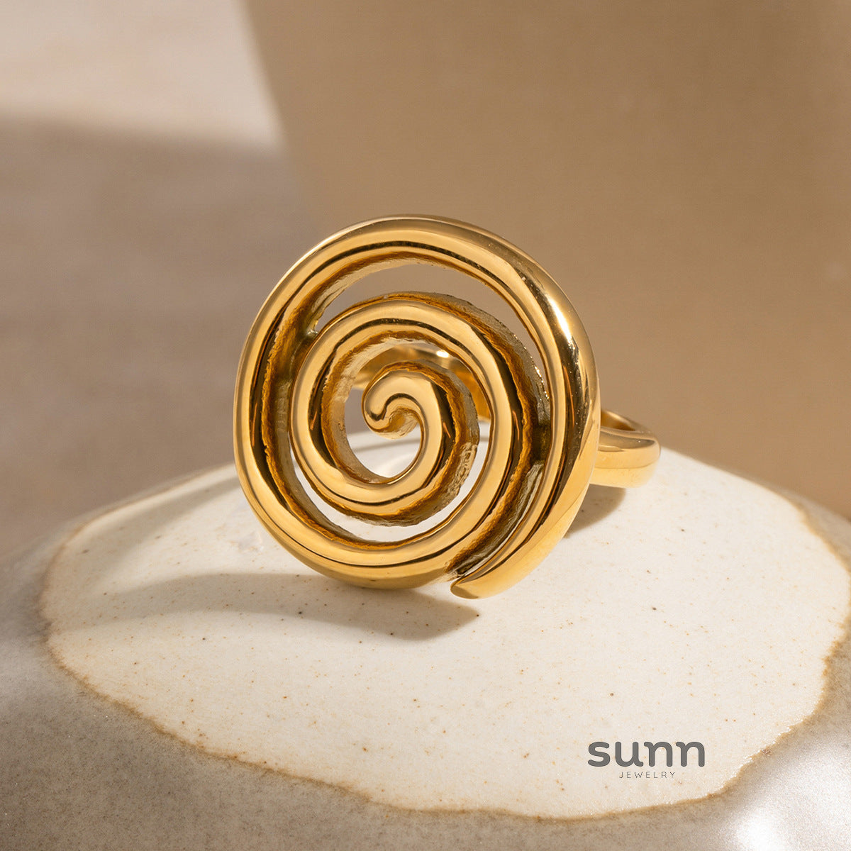 Yuritzi Ocean Spinner Ring [XE9MTRLD]