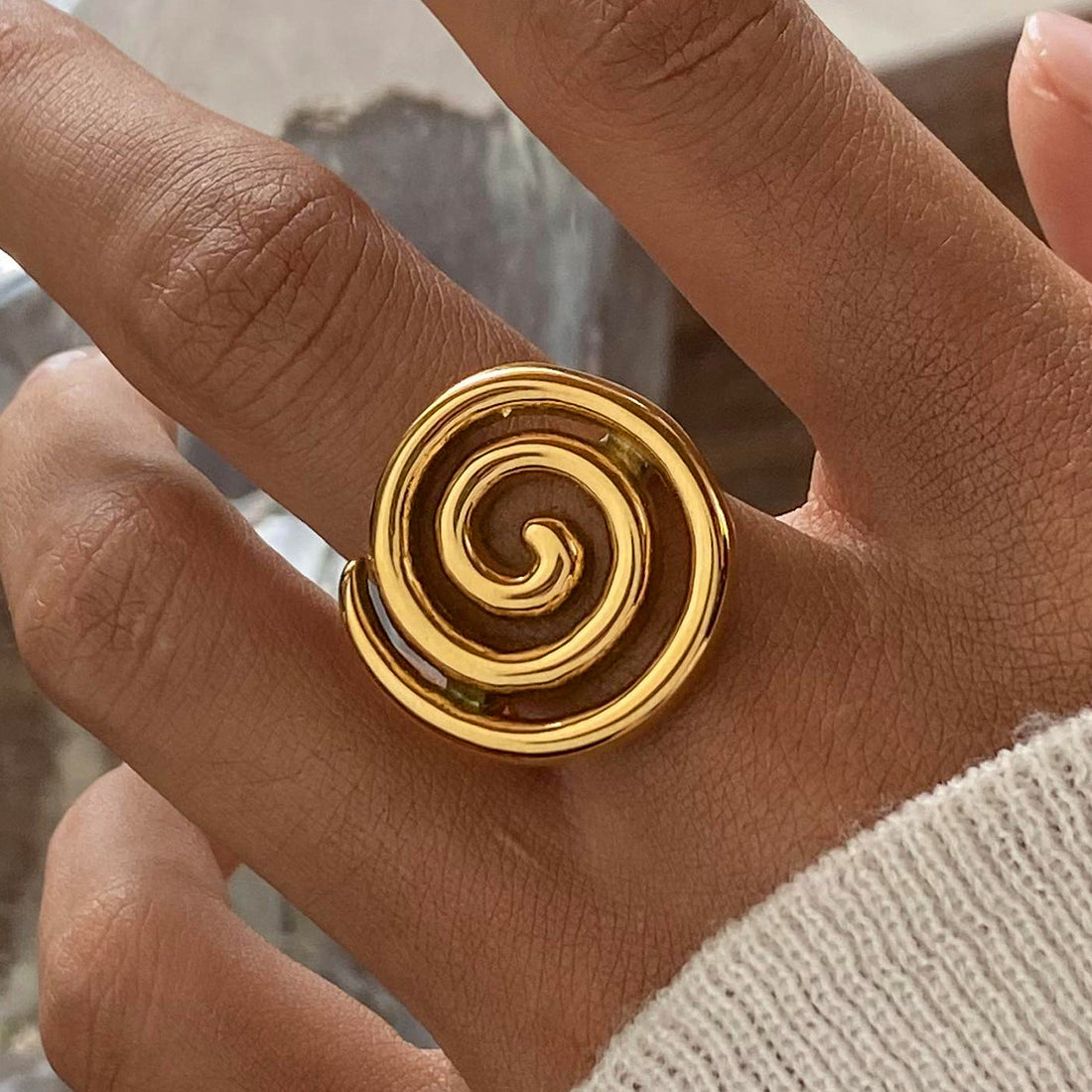 Yuritzi Ocean Spinner Ring [BZDY76H4]