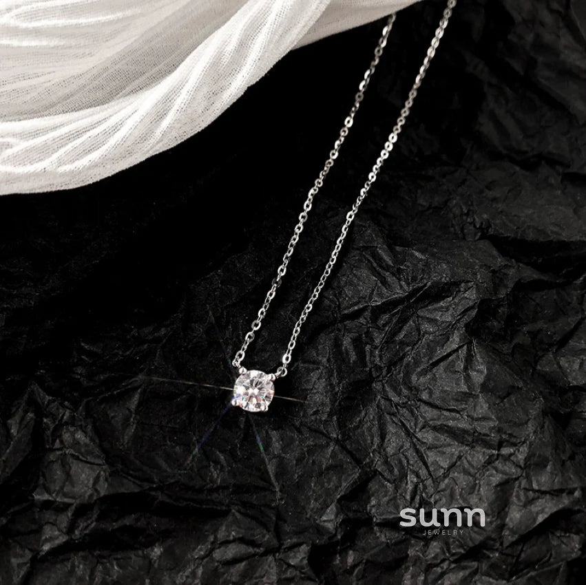 Yvonne Dainty Star Necklace