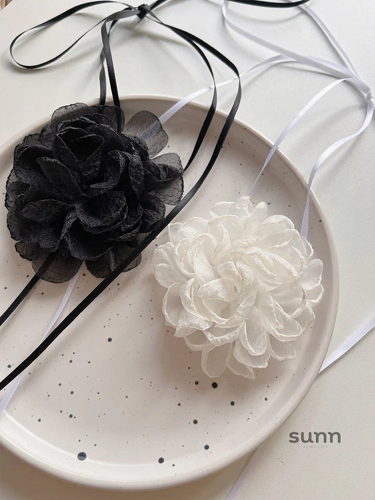 Yvonne Lace Floral Choker