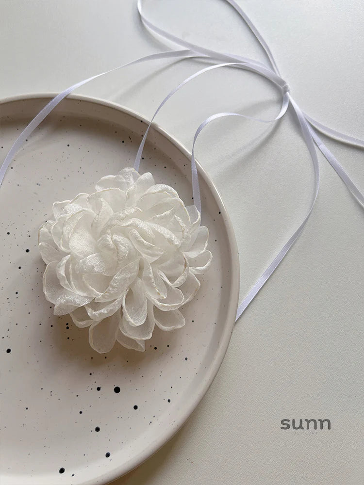 Yvonne Lace Floral Choker