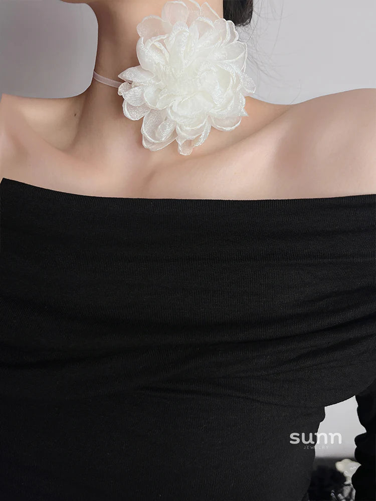 Yvonne Lace Floral Choker