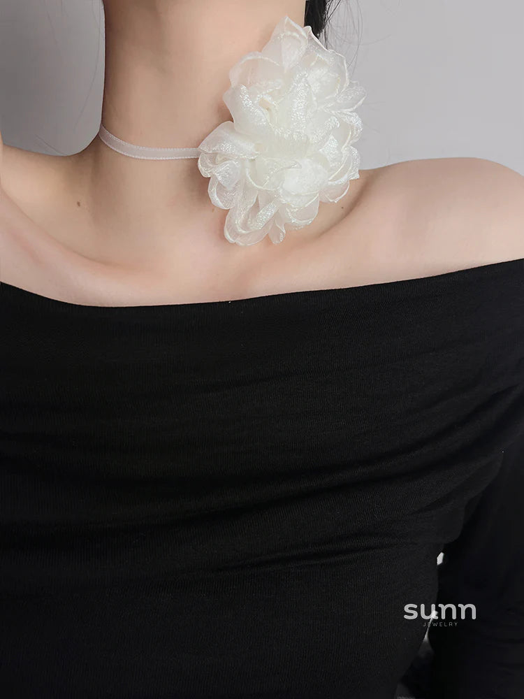Yvonne Lace Floral Choker