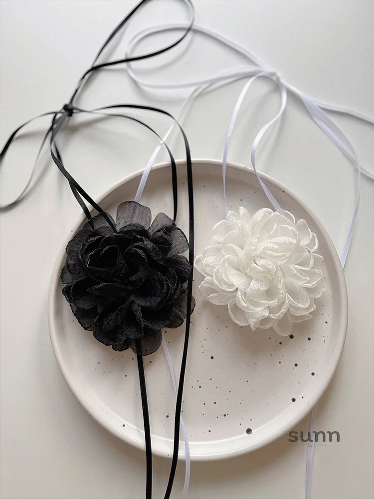 Yvonne Lace Floral Choker