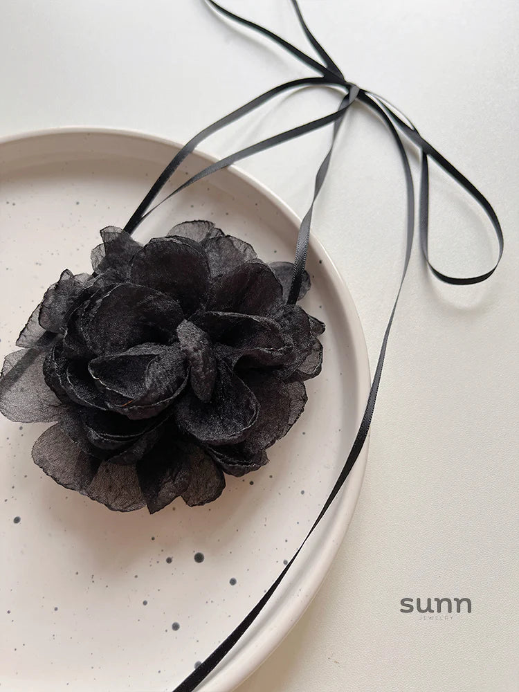Yvonne Lace Floral Choker