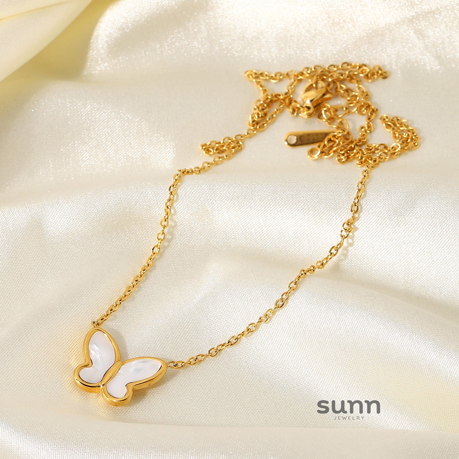 Yzabella White Shell Butterfly Necklace [6S9AF44Y]