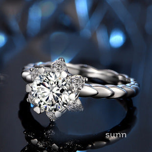 Zahara Classic Solitaire Ring [Z3MAJDC8]