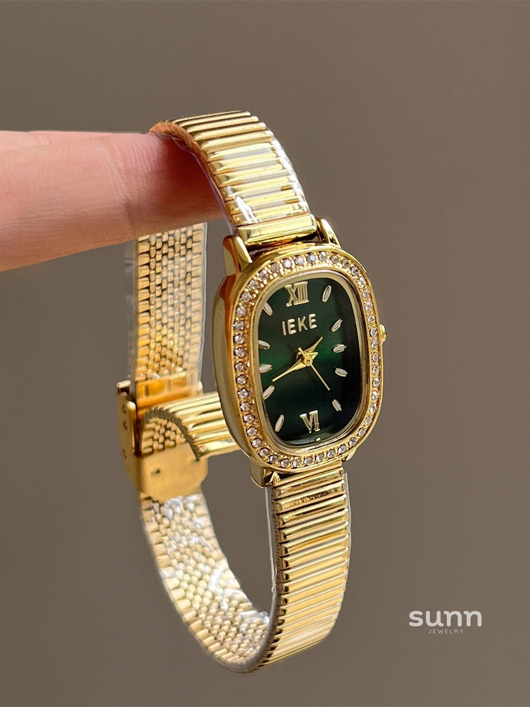 Zahraa Vintage Inlaid Watch [FMZKP9WY]