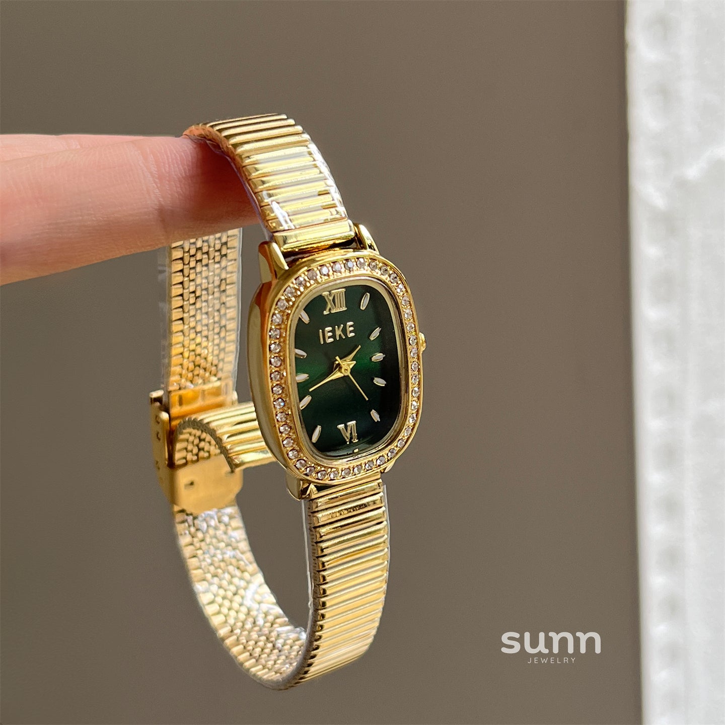 Zahraa Vintage Inlaid Watch [33O1KF1E]