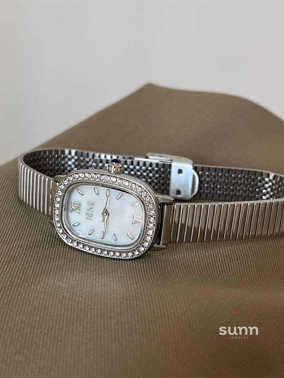 Zahraa Vintage Inlaid Watch [73MVIS47]