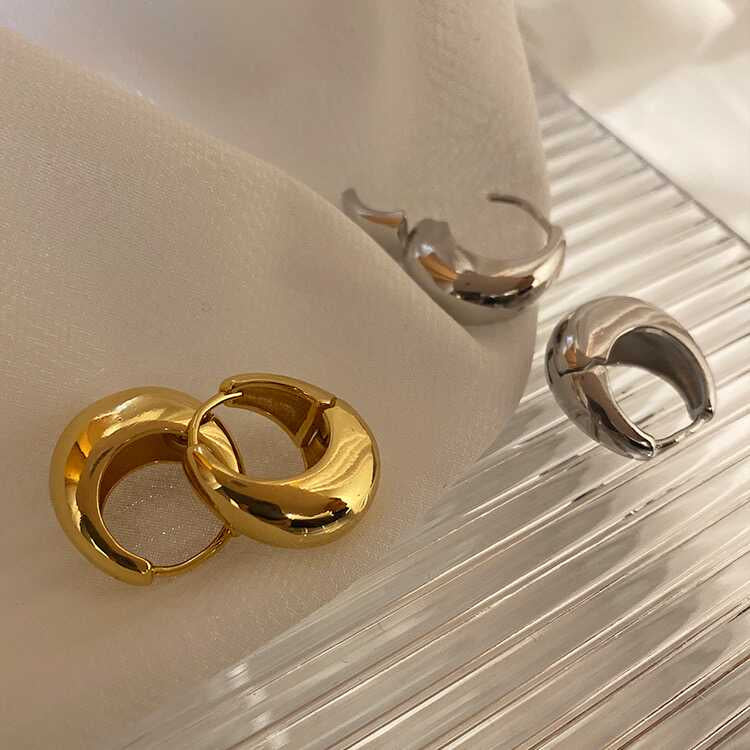 Zaidee Sleek U-Shaped Hoops [BQ9VPEZ5]