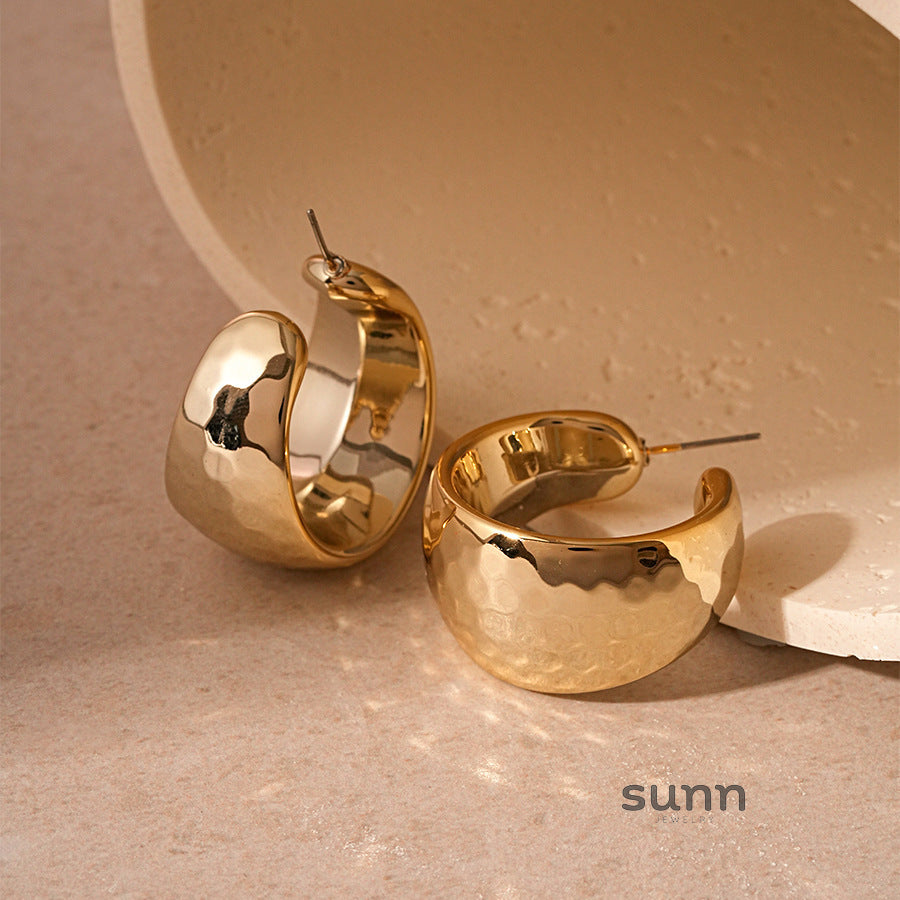Zainab Sculptural C-Hoop Earrings [C2FGGP4E]