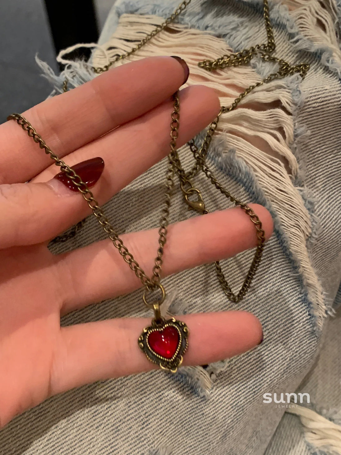 Zaira Dark Heart Choker