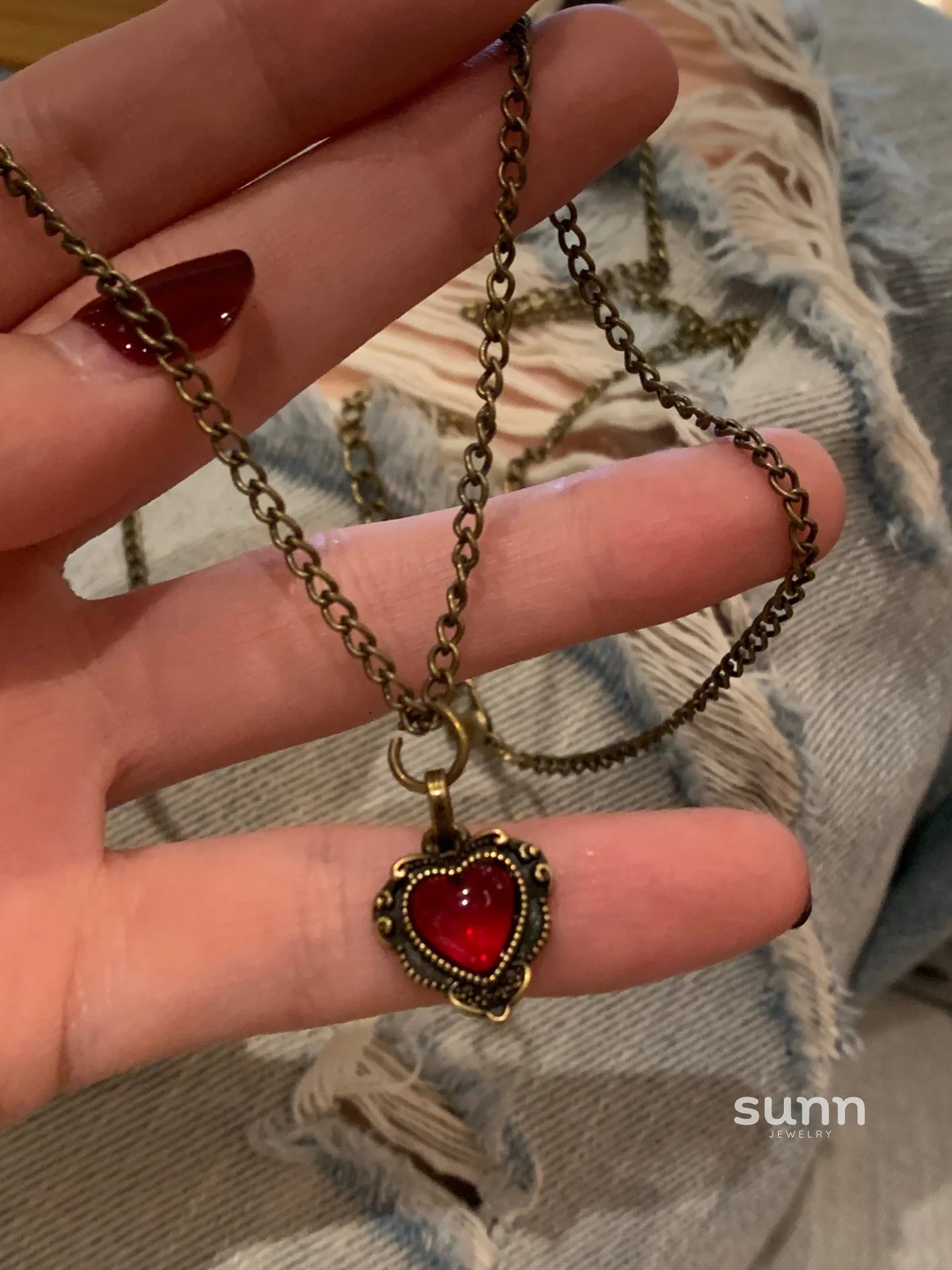 Zaira Dark Heart Choker