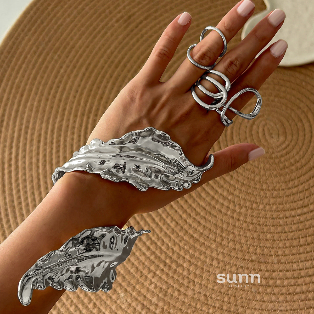Zaira Liquid Leaf Bracelet [OP79EKL0]