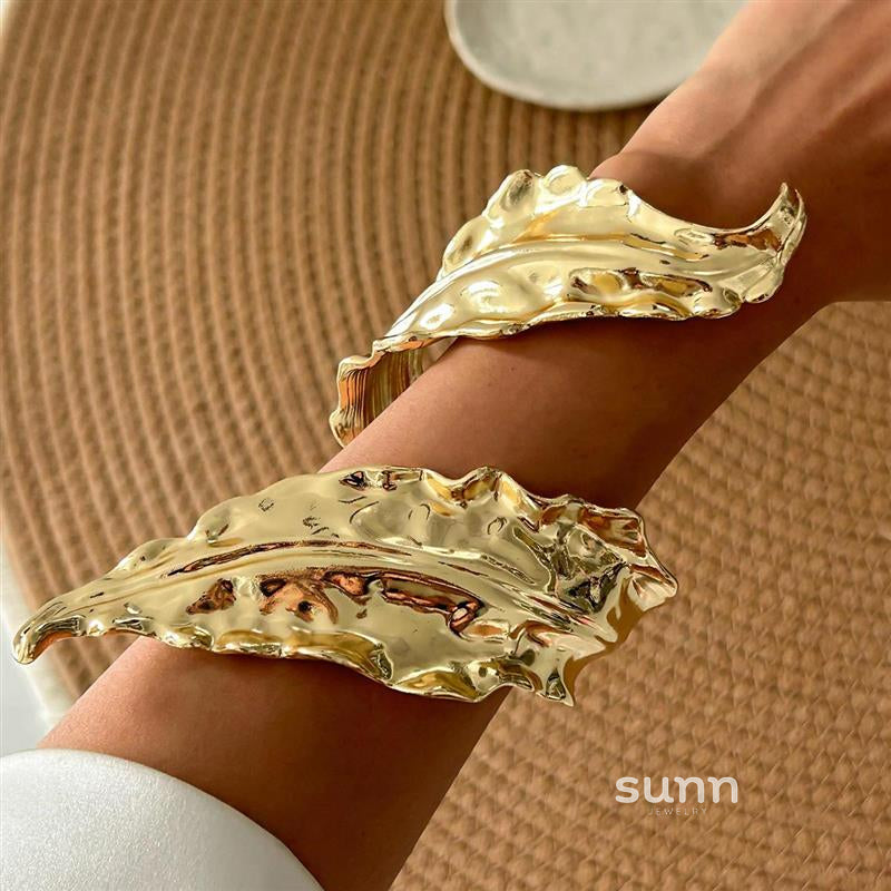Zaira Liquid Leaf Bracelet [3HS0YJ7C]