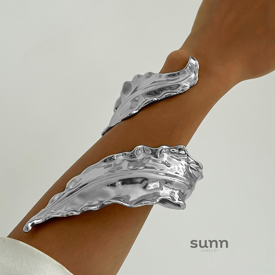 Zaira Liquid Leaf Bracelet [TCY35DL6]