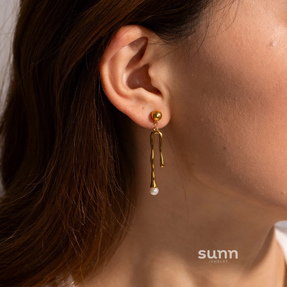 Zaire Liquid Pearl Earrings