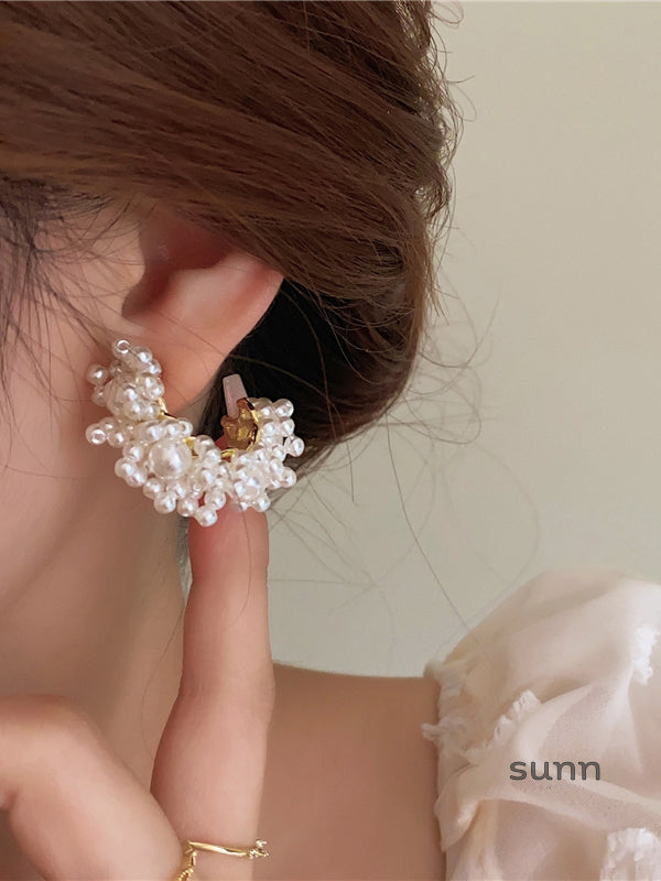 Zakia Pearl Flower Hoop Earrings [6JY7WQ0H]