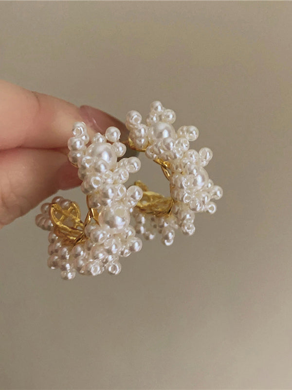Zakia Pearl Flower Hoop Earrings [8I7E15WE]