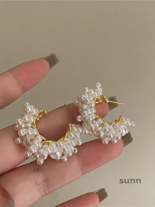 Zakia Pearl Flower Hoop Earrings [259BAC4U]