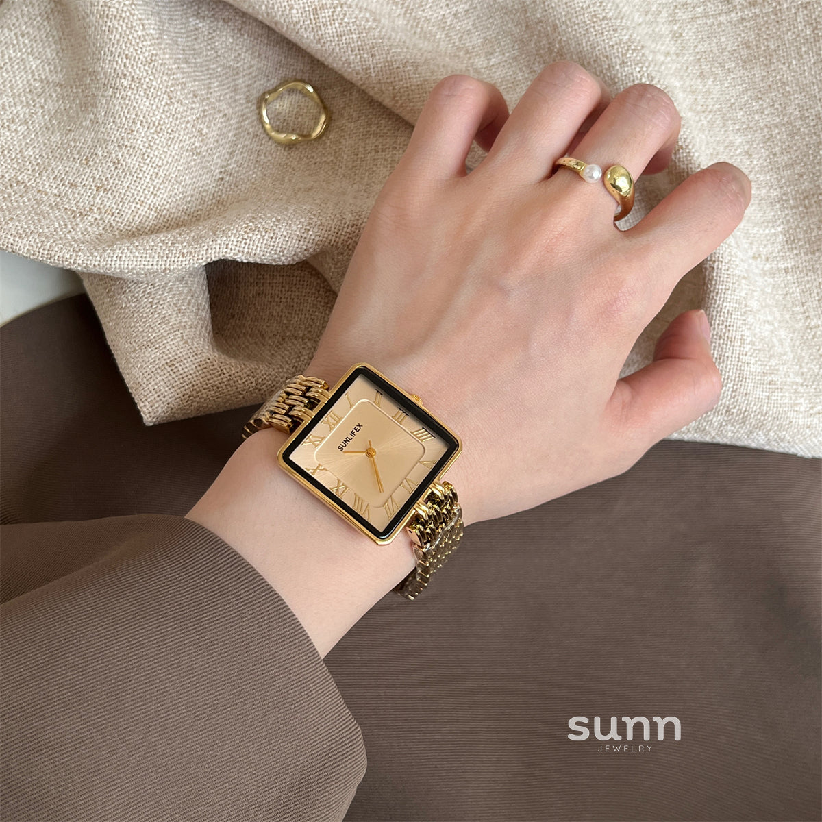 Zalaya Minimalist Square Watch [A1MCDT5X]