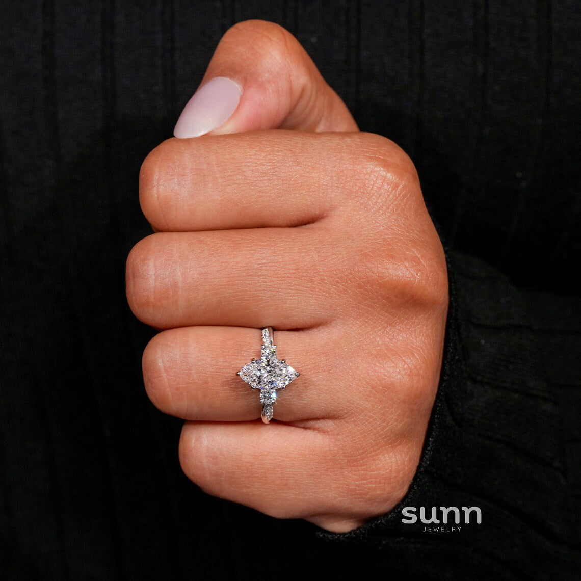 Zaliyah Oval Zircon Ring [7A0XEKW5]