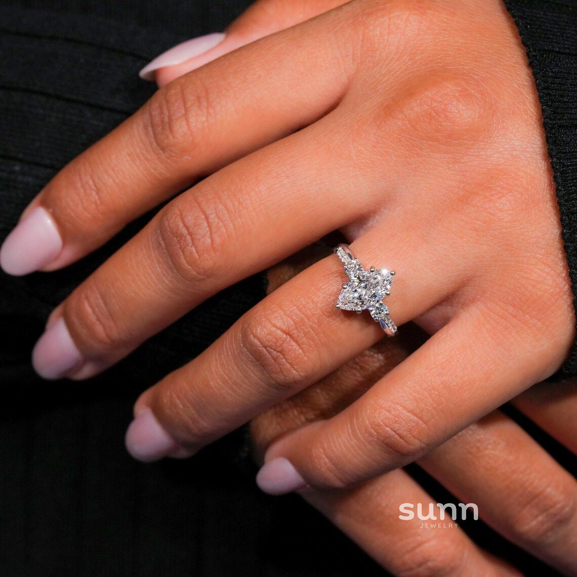Zaliyah Oval Zircon Ring [KL88QHUK]