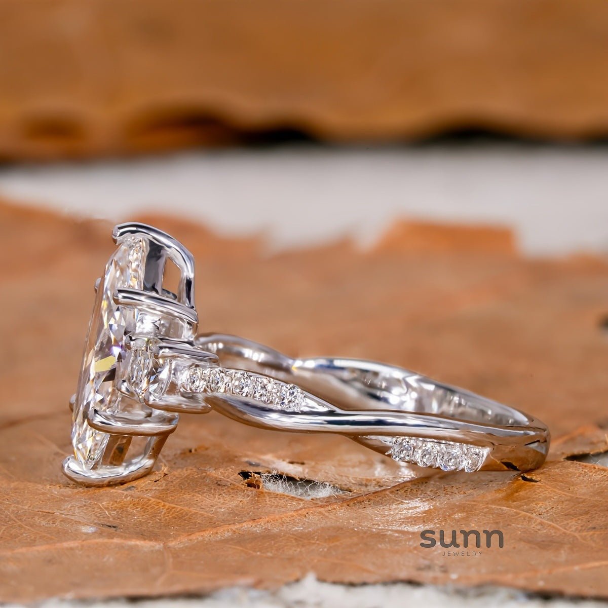 Zaliyah Oval Zircon Ring [U5UKJLRL]