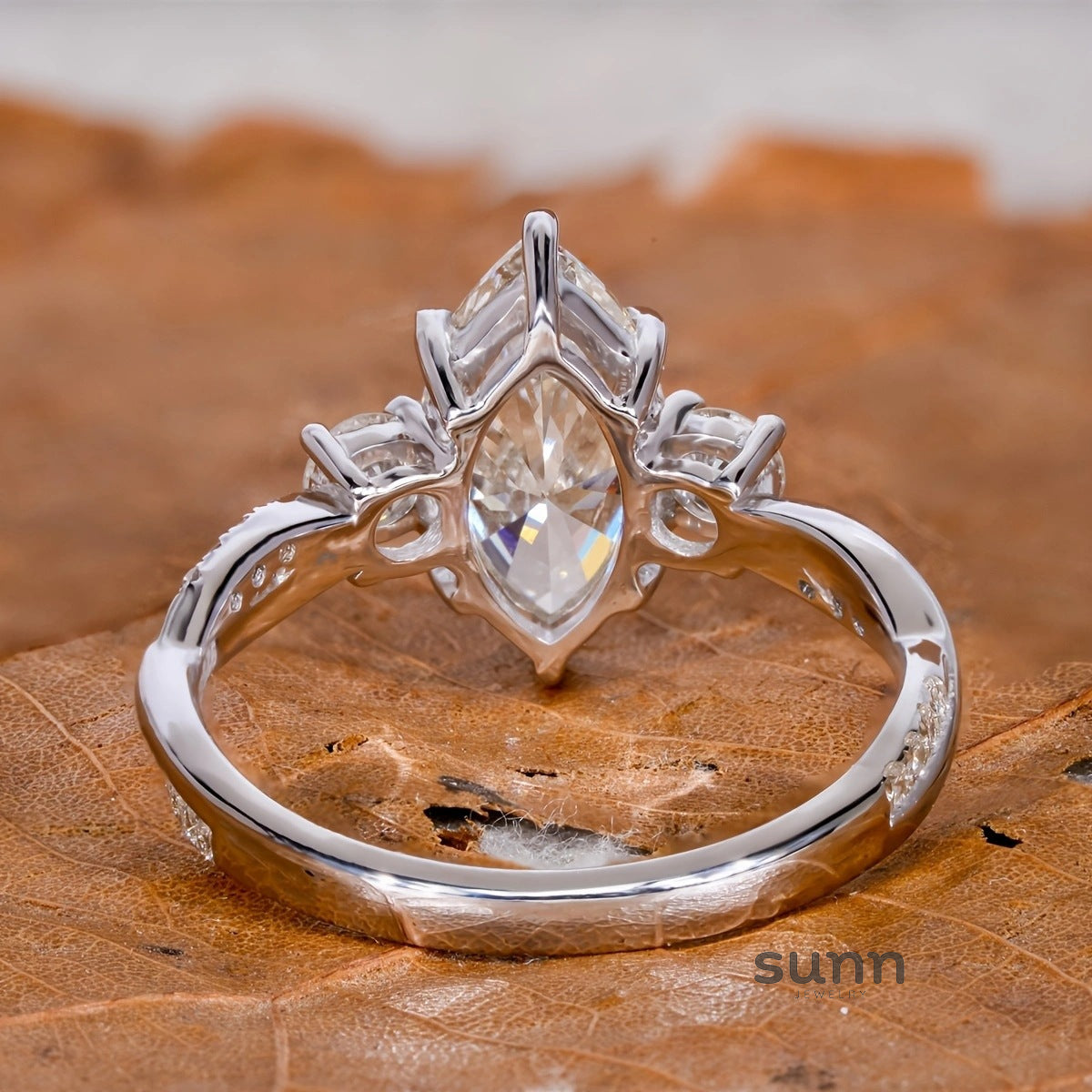 Zaliyah Oval Zircon Ring [ZDUOI1S2]